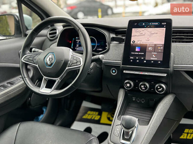 Белый Рено Зое, объемом двигателя 0 л и пробегом 120 тыс. км за 12999 $, фото 19 на Automoto.ua