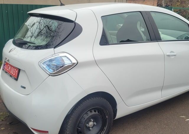 Білий Рено Зое, об'ємом двигуна 0 л та пробігом 73 тис. км за 8700 $, фото 8 на Automoto.ua
