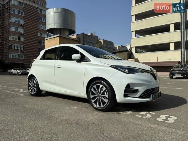 Белый Рено Зое, объемом двигателя 0 л и пробегом 94 тыс. км за 13300 $, фото 11 на Automoto.ua