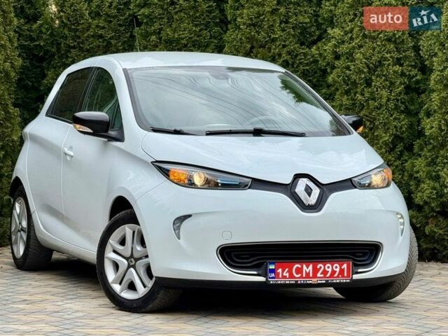 Белый Рено Зое, объемом двигателя 0 л и пробегом 60 тыс. км за 10300 $, фото 2 на Automoto.ua