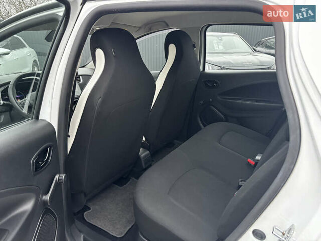Белый Рено Зое, объемом двигателя 0 л и пробегом 68 тыс. км за 11499 $, фото 31 на Automoto.ua
