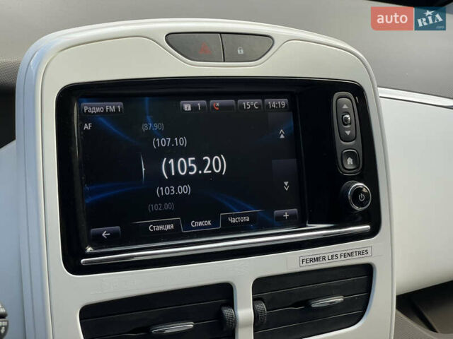 Білий Рено Зое, об'ємом двигуна 0 л та пробігом 28 тис. км за 9355 $, фото 50 на Automoto.ua