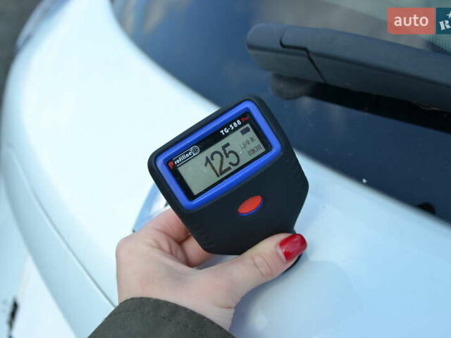 Білий Рено Зое, об'ємом двигуна 0 л та пробігом 80 тис. км за 9500 $, фото 36 на Automoto.ua