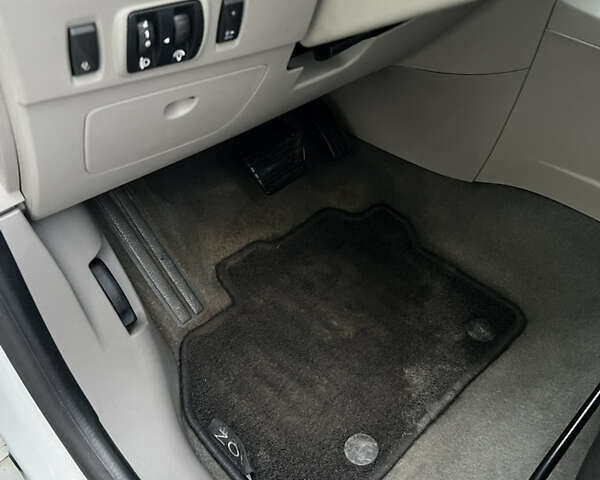 Білий Рено Зое, об'ємом двигуна 0 л та пробігом 109 тис. км за 8900 $, фото 55 на Automoto.ua