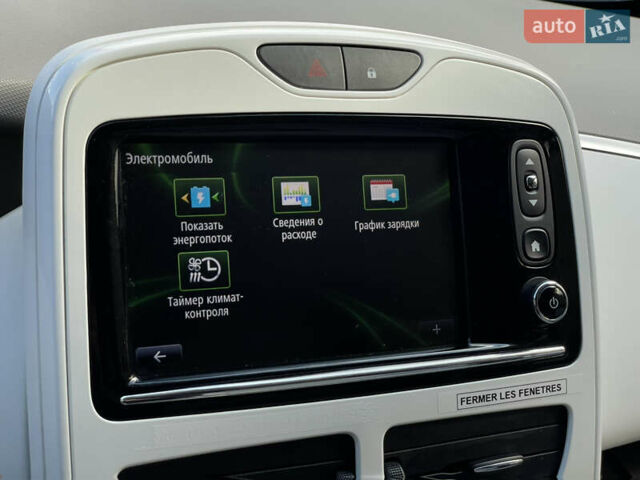 Білий Рено Зое, об'ємом двигуна 0 л та пробігом 28 тис. км за 9355 $, фото 55 на Automoto.ua