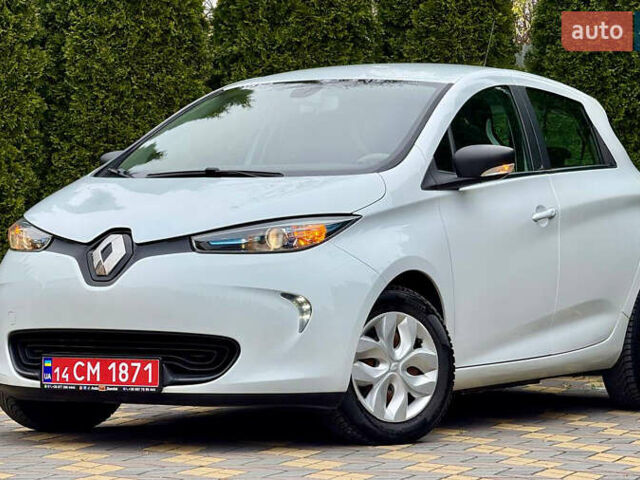 Белый Рено Зое, объемом двигателя 0 л и пробегом 38 тыс. км за 10200 $, фото 4 на Automoto.ua
