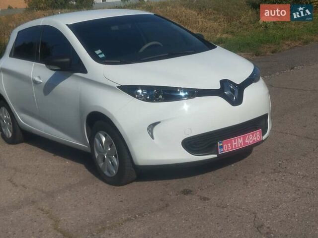 Белый Рено Зое, объемом двигателя 0 л и пробегом 27 тыс. км за 9800 $, фото 6 на Automoto.ua