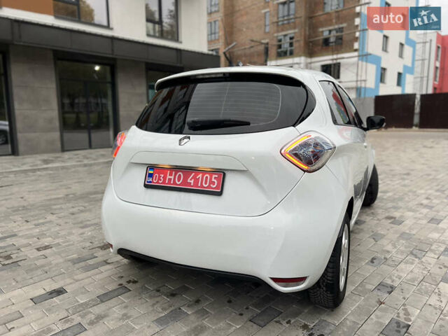 Белый Рено Зое, объемом двигателя 0 л и пробегом 48 тыс. км за 9950 $, фото 8 на Automoto.ua