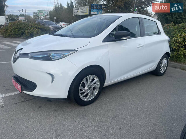 Белый Рено Зое, объемом двигателя 0 л и пробегом 145 тыс. км за 9700 $, фото 7 на Automoto.ua