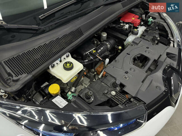 Белый Рено Зое, объемом двигателя 0 л и пробегом 21 тыс. км за 9950 $, фото 39 на Automoto.ua