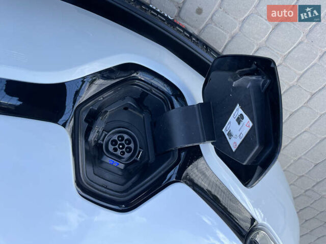Білий Рено Зое, об'ємом двигуна 0 л та пробігом 28 тис. км за 9355 $, фото 61 на Automoto.ua