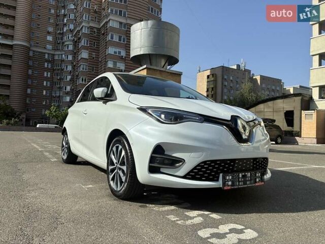 Белый Рено Зое, объемом двигателя 0 л и пробегом 94 тыс. км за 13300 $, фото 9 на Automoto.ua