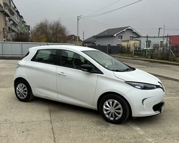 Белый Рено Зое, объемом двигателя 0 л и пробегом 140 тыс. км за 8550 $, фото 1 на Automoto.ua