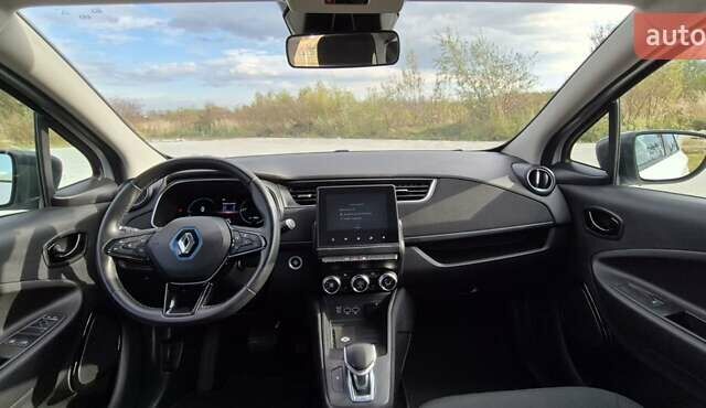 Белый Рено Зое, объемом двигателя 0 л и пробегом 25 тыс. км за 11600 $, фото 15 на Automoto.ua