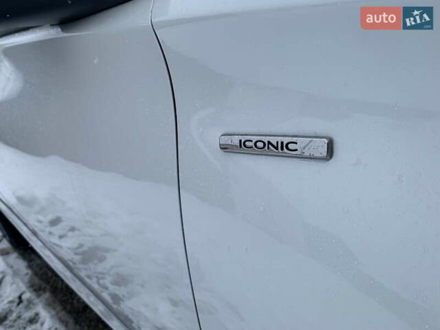 Белый Рено Зое, объемом двигателя 0 л и пробегом 159 тыс. км за 9200 $, фото 15 на Automoto.ua