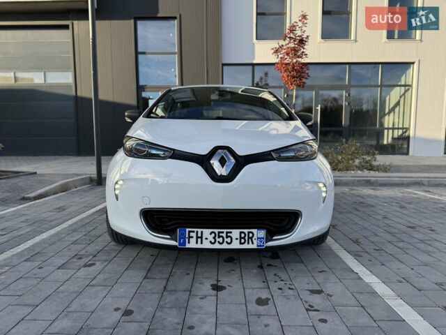 Белый Рено Зое, объемом двигателя 0 л и пробегом 67 тыс. км за 9500 $, фото 1 на Automoto.ua