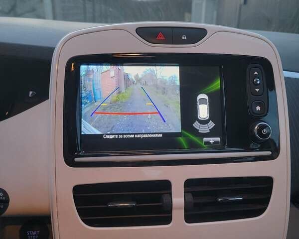 Білий Рено Зое, об'ємом двигуна 0 л та пробігом 162 тис. км за 6700 $, фото 13 на Automoto.ua