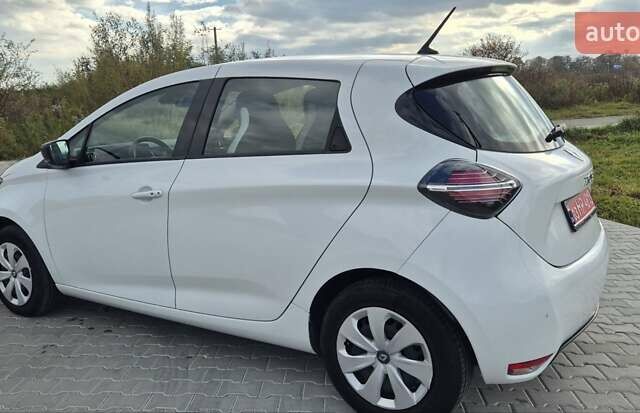 Белый Рено Зое, объемом двигателя 0 л и пробегом 25 тыс. км за 11600 $, фото 6 на Automoto.ua