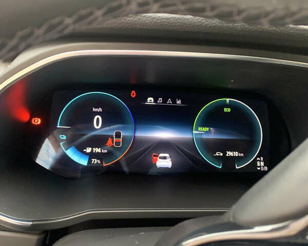 Белый Рено Зое, объемом двигателя 0 л и пробегом 29 тыс. км за 10900 $, фото 10 на Automoto.ua