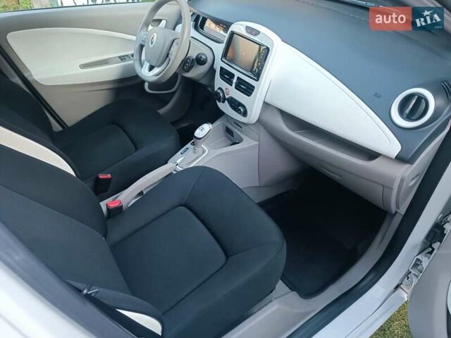 Рено Зое 2019 в Луцке на Automoto.ua Белый Рено Зое, объемом двигателя 0 л и пробегом 65 тыс. км за 10200 $, фото 59 на Automoto.ua