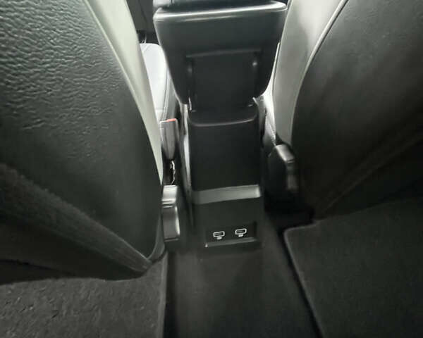 Белый Рено Зое, объемом двигателя 0 л и пробегом 64 тыс. км за 11450 $, фото 20 на Automoto.ua