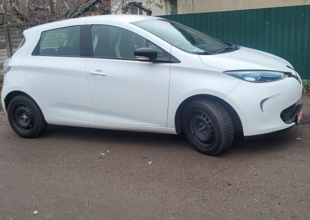 Білий Рено Зое, об'ємом двигуна 0 л та пробігом 73 тис. км за 8700 $, фото 7 на Automoto.ua