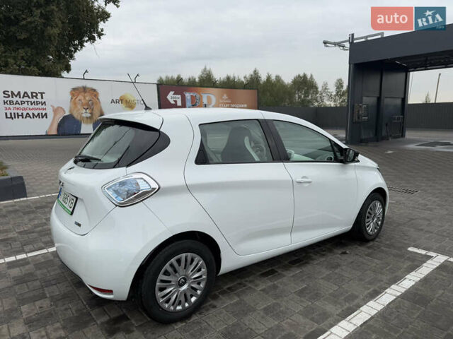 Белый Рено Зое, объемом двигателя 0 л и пробегом 40 тыс. км за 9999 $, фото 9 на Automoto.ua