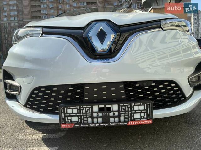 Белый Рено Зое, объемом двигателя 0 л и пробегом 94 тыс. км за 13300 $, фото 40 на Automoto.ua