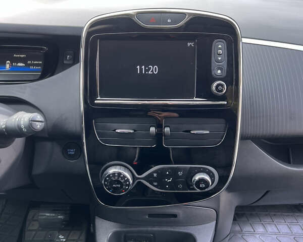 Рено Зое 2019 в Луцке на Automoto.ua Белый Рено Зое, объемом двигателя 0 л и пробегом 70 тыс. км за 11400 $, фото 30 на Automoto.ua