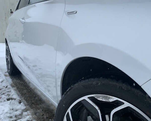 Белый Рено Зое, объемом двигателя 0 л и пробегом 159 тыс. км за 9200 $, фото 16 на Automoto.ua