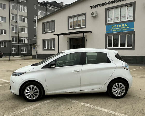 Белый Рено Зое, объемом двигателя 0 л и пробегом 140 тыс. км за 8550 $, фото 2 на Automoto.ua