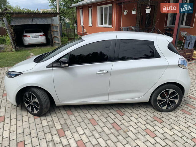 Белый Рено Зое, объемом двигателя 0 л и пробегом 173 тыс. км за 9500 $, фото 1 на Automoto.ua