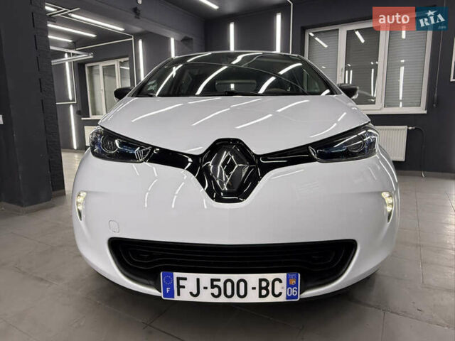 Белый Рено Зое, объемом двигателя 0 л и пробегом 21 тыс. км за 9950 $, фото 1 на Automoto.ua