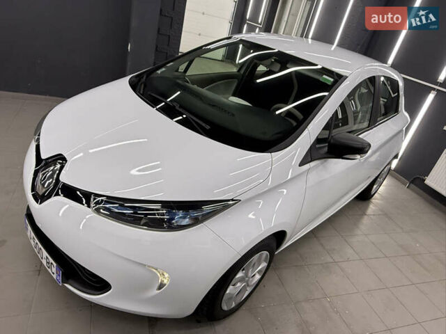 Белый Рено Зое, объемом двигателя 0 л и пробегом 21 тыс. км за 9950 $, фото 6 на Automoto.ua