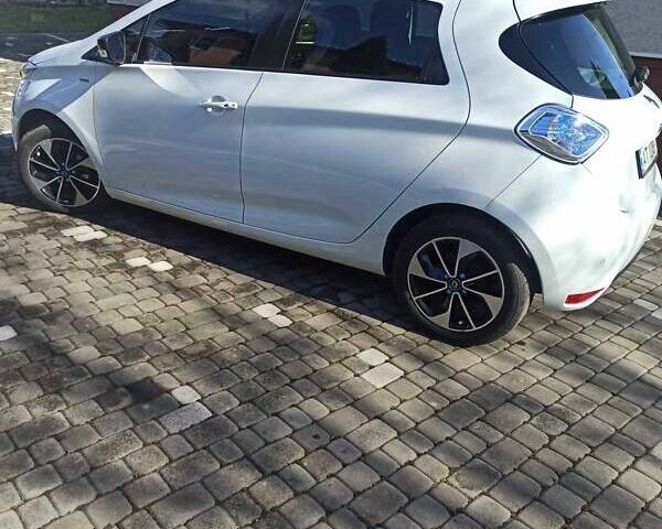 Белый Рено Зое, объемом двигателя 0 л и пробегом 48 тыс. км за 11850 $, фото 11 на Automoto.ua