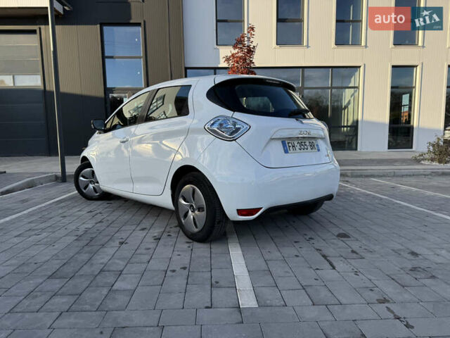 Белый Рено Зое, объемом двигателя 0 л и пробегом 67 тыс. км за 9500 $, фото 10 на Automoto.ua