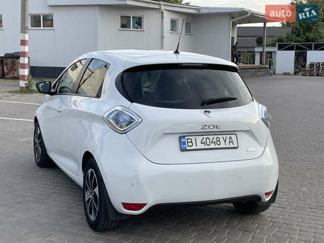 Белый Рено Зое, объемом двигателя 0 л и пробегом 84 тыс. км за 10500 $, фото 10 на Automoto.ua