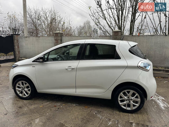 Белый Рено Зое, объемом двигателя 0 л и пробегом 150 тыс. км за 7550 $, фото 11 на Automoto.ua