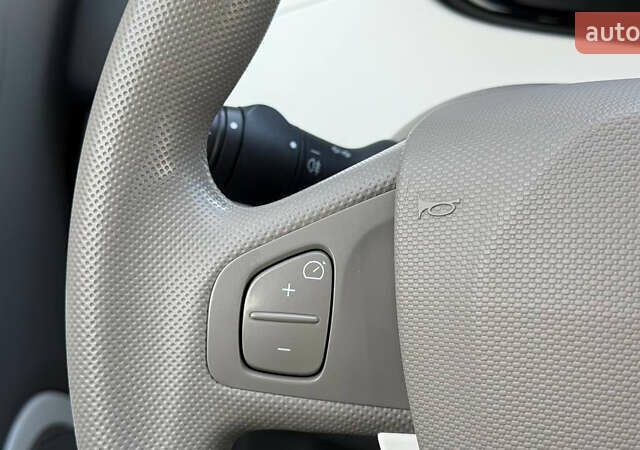 Белый Рено Зое, объемом двигателя 0 л и пробегом 53 тыс. км за 10150 $, фото 16 на Automoto.ua