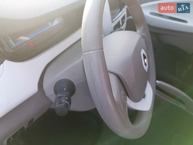 Рено Зое 2019 в Луцке на Automoto.ua Белый Рено Зое, объемом двигателя 0 л и пробегом 65 тыс. км за 10200 $, фото 1 на Automoto.ua