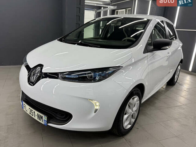 Белый Рено Зое, объемом двигателя 0 л и пробегом 53 тыс. км за 9800 $, фото 3 на Automoto.ua