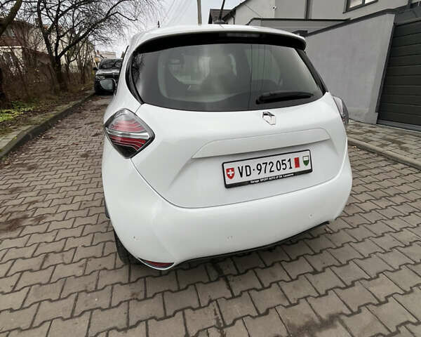 Белый Рено Зое, объемом двигателя 0 л и пробегом 64 тыс. км за 11450 $, фото 8 на Automoto.ua