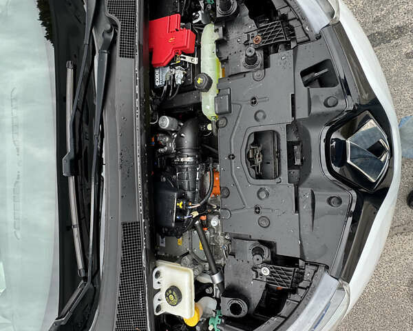 Білий Рено Зое, об'ємом двигуна 0 л та пробігом 60 тис. км за 10190 $, фото 27 на Automoto.ua