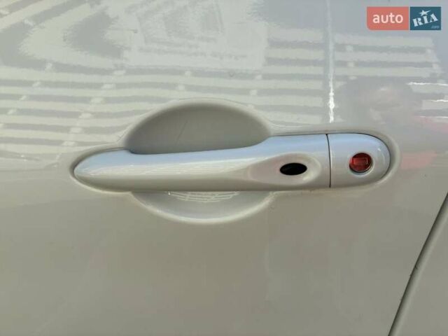 Белый Рено Зое, объемом двигателя 0 л и пробегом 94 тыс. км за 13300 $, фото 43 на Automoto.ua
