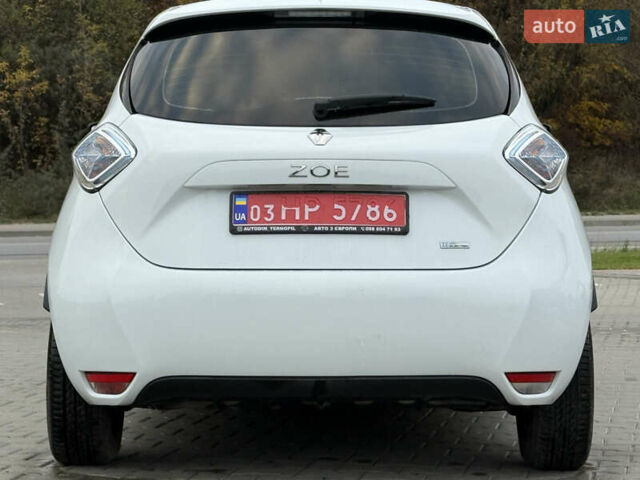 Белый Рено Зое, объемом двигателя 0 л и пробегом 11 тыс. км за 10499 $, фото 6 на Automoto.ua