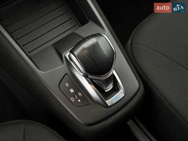 Белый Рено Зое, объемом двигателя 0 л и пробегом 68 тыс. км за 11499 $, фото 27 на Automoto.ua