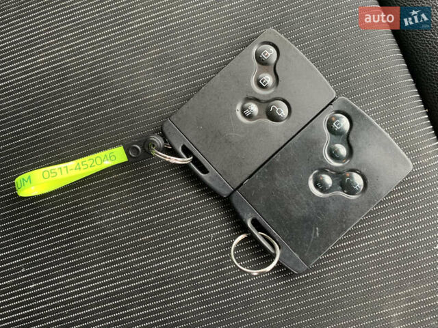 Білий Рено Зое, об'ємом двигуна 0 л та пробігом 159 тис. км за 8999 $, фото 60 на Automoto.ua