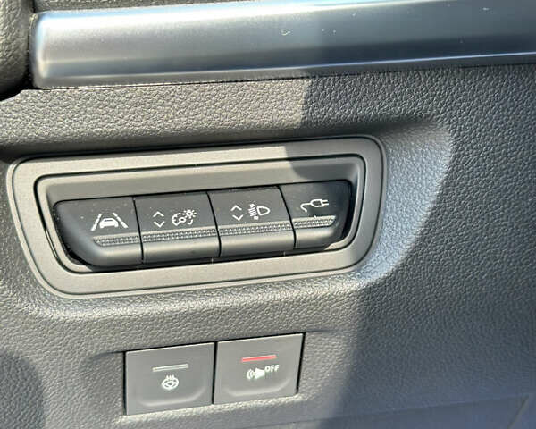 Білий Рено Зое, об'ємом двигуна 0 л та пробігом 90 тис. км за 13800 $, фото 16 на Automoto.ua