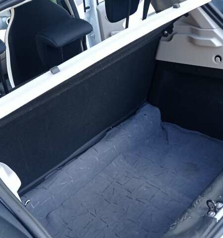 Рено Зое 2019 в Львове на Automoto.ua Белый Рено Зое, объемом двигателя 0 л и пробегом 77 тыс. км за 8200 $, фото 8 на Automoto.ua