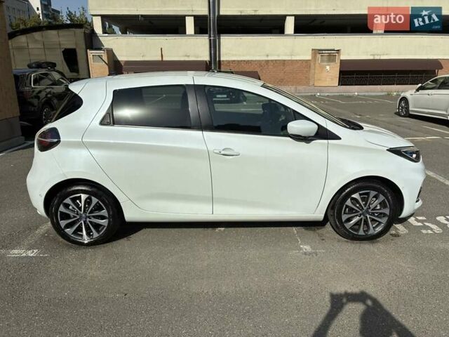 Белый Рено Зое, объемом двигателя 0 л и пробегом 94 тыс. км за 13300 $, фото 15 на Automoto.ua